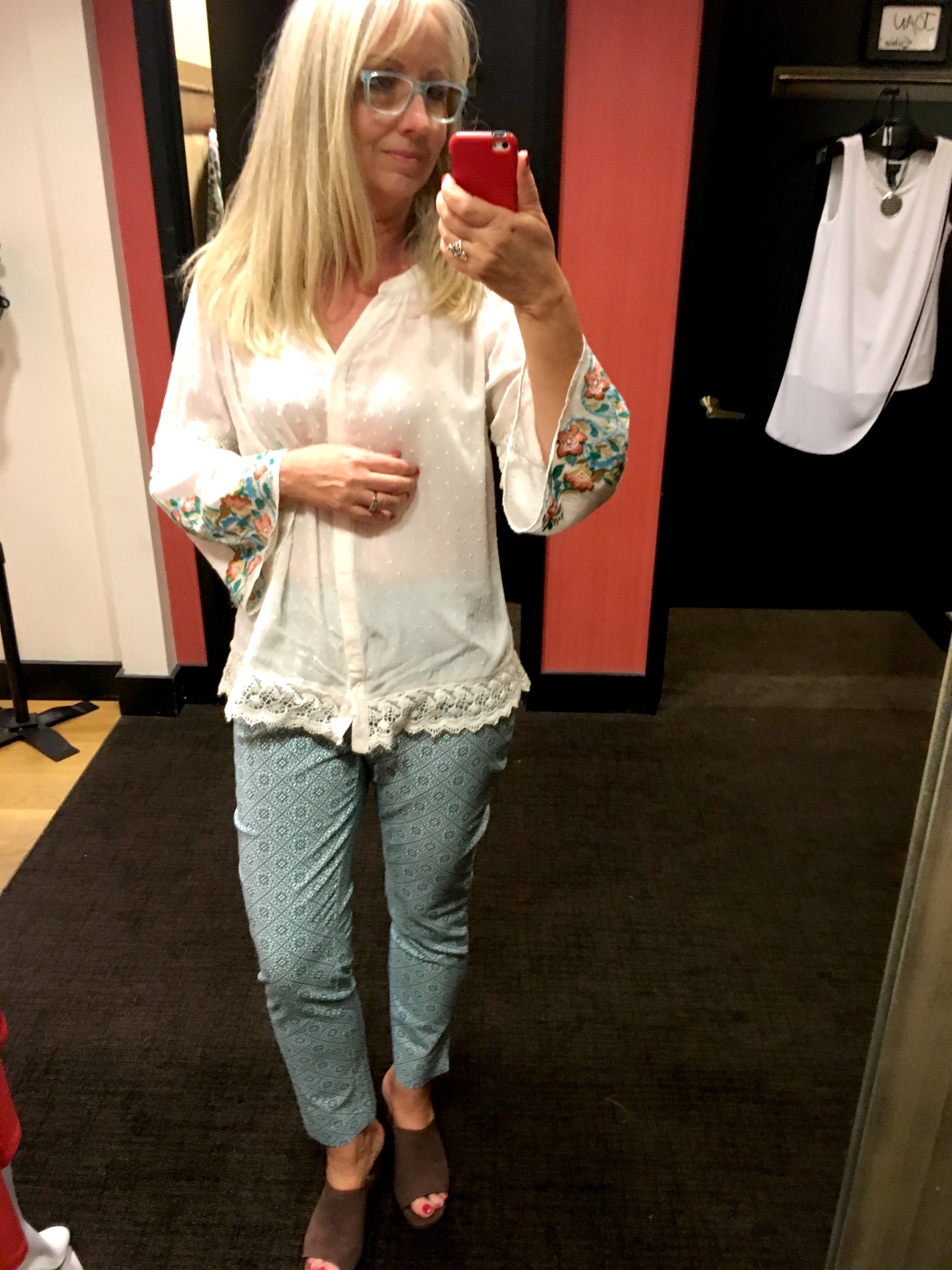 Fitting Room Try-On session Chicos