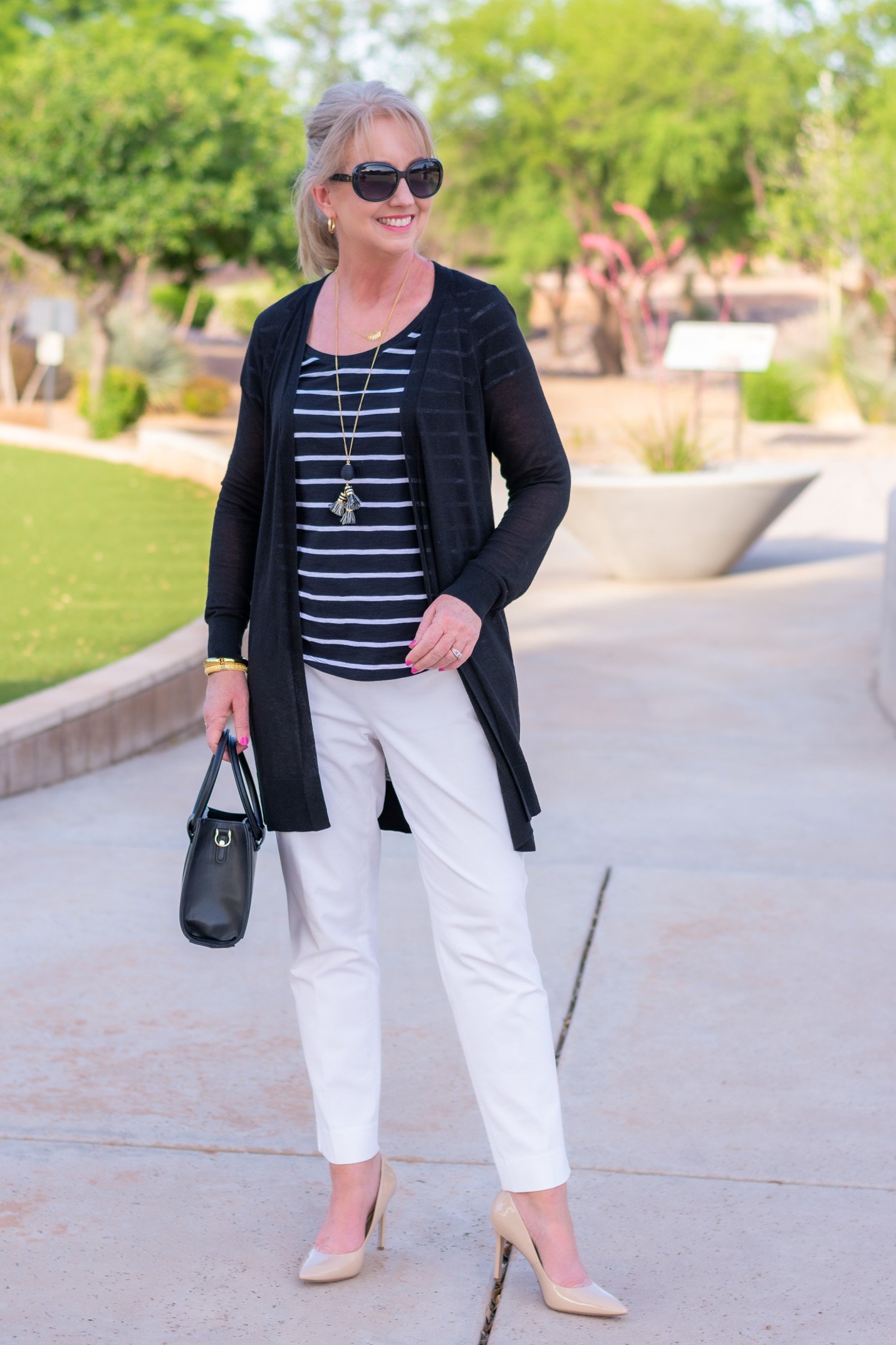 41 Stylish Ways To Wear Side-Stripe Pants - Styleoholic