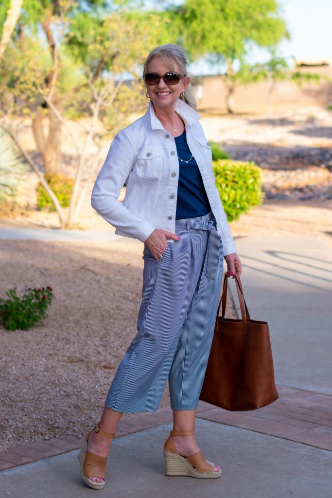 Casual Summer Work Style in Navy and White 