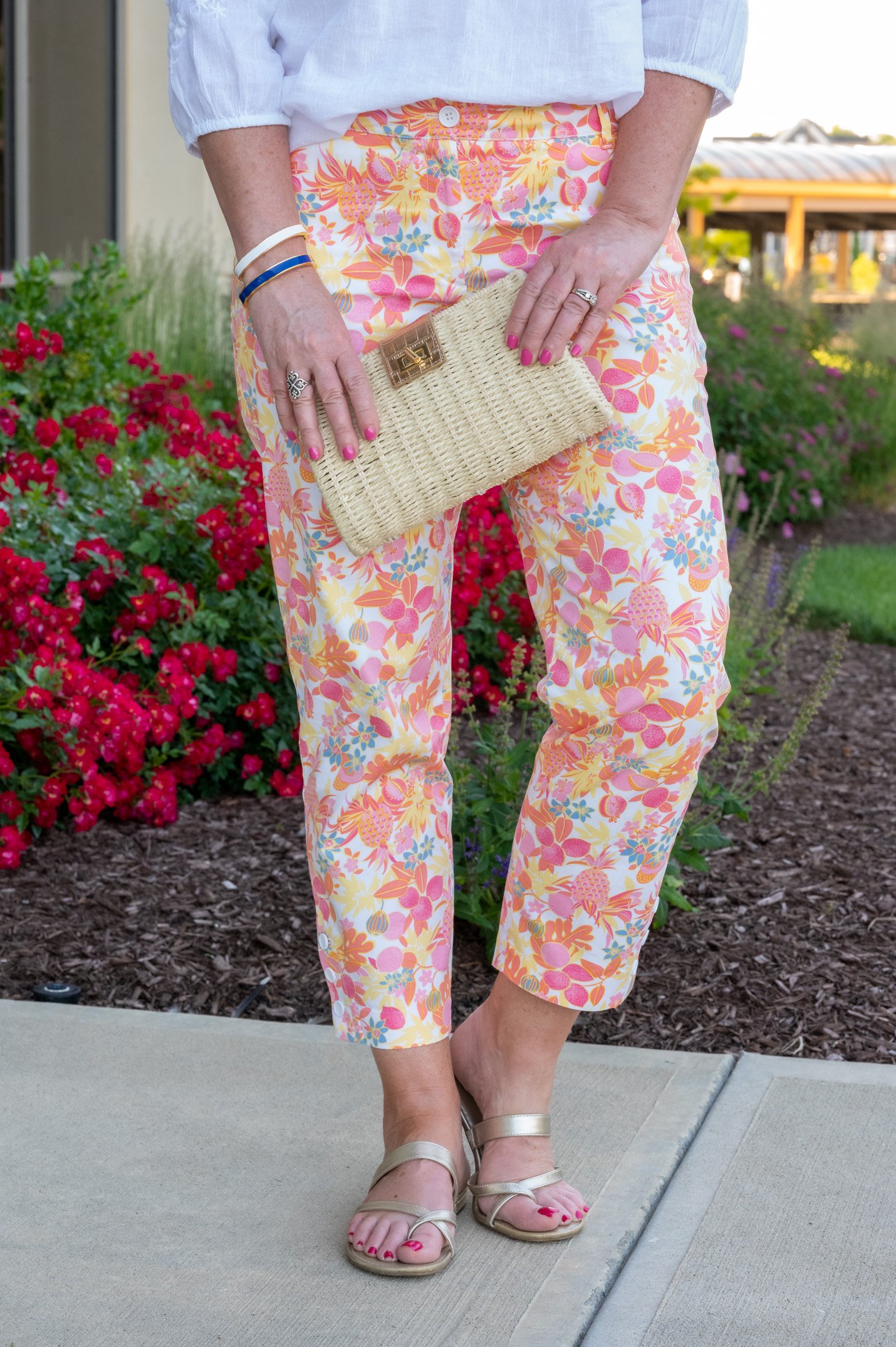 PINK FLORAL PANTS  Everyday outfits, Floral pants, Accessorizing