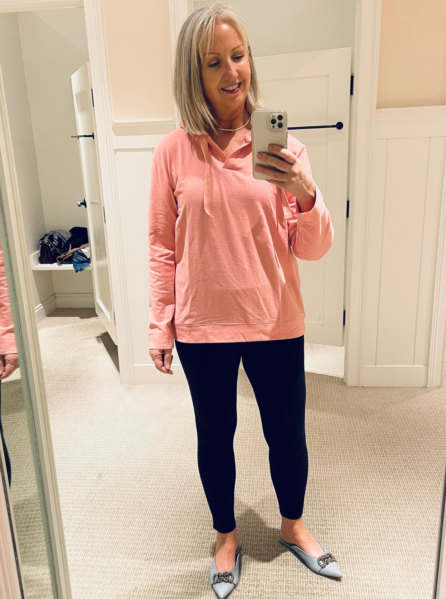 everyday stretch leggings & v-neck high-low hooded pullover