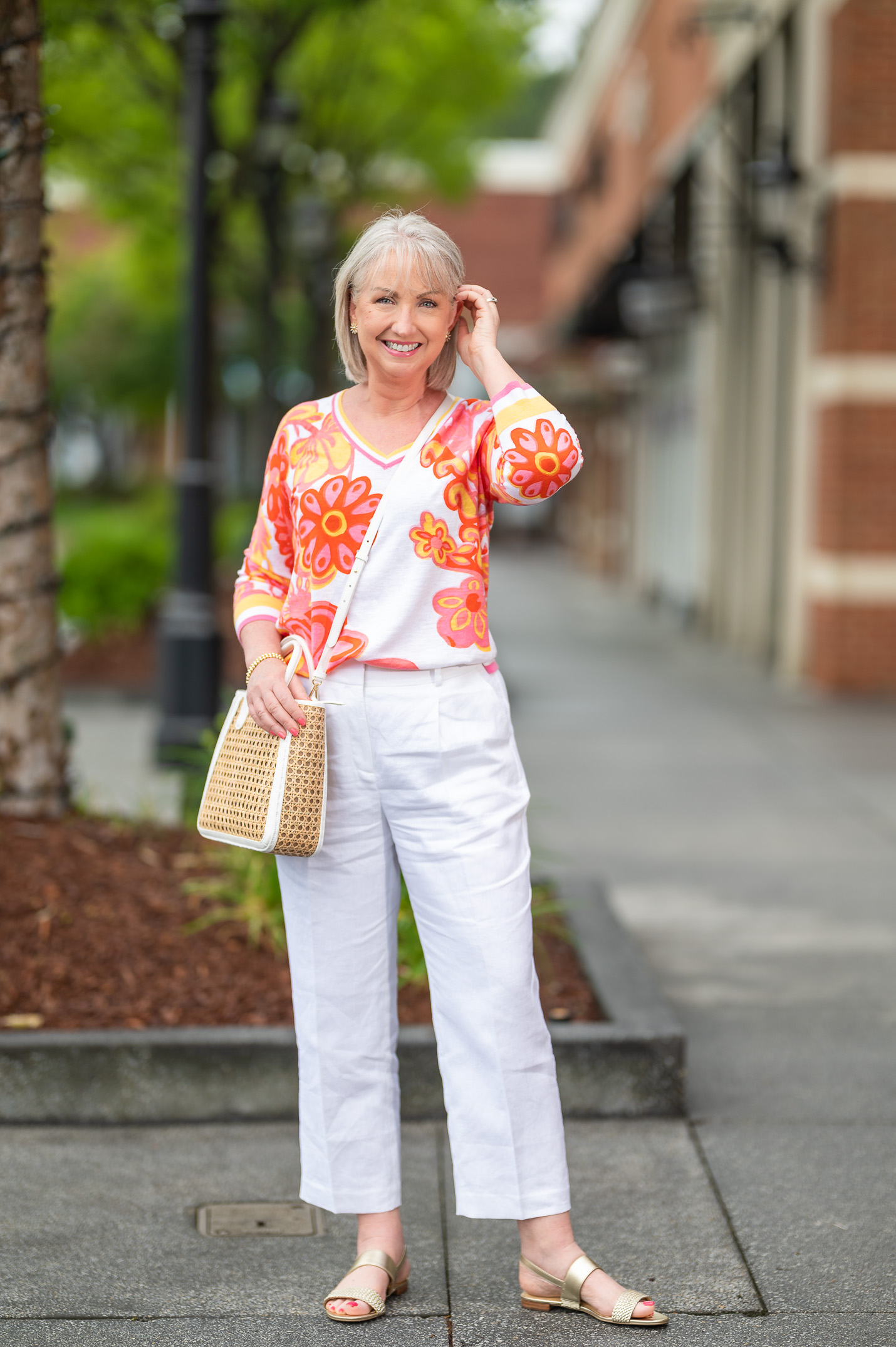 Kay in Linen Pants and a Fun Pullover
