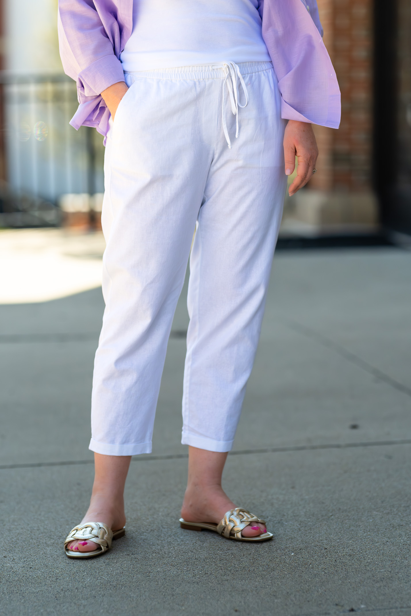 Casual Outfit Formula with a Column of White